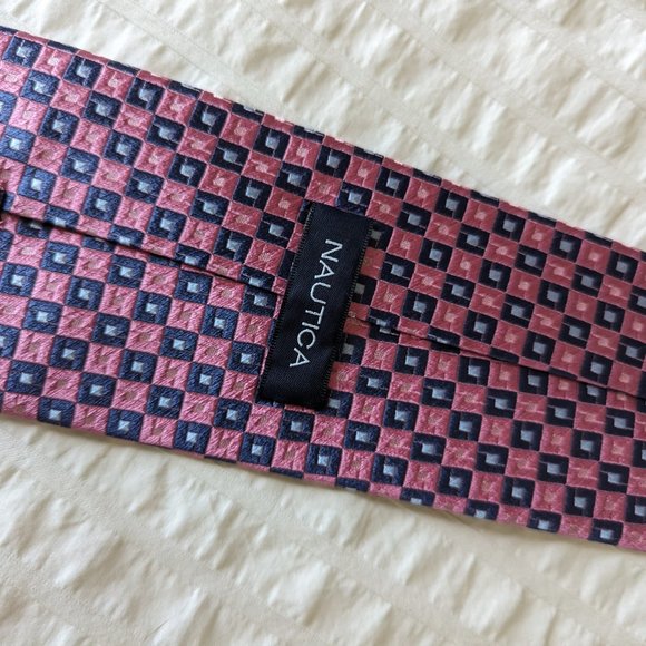Nautica Pink and Blue Tie - Picture 4 of 4